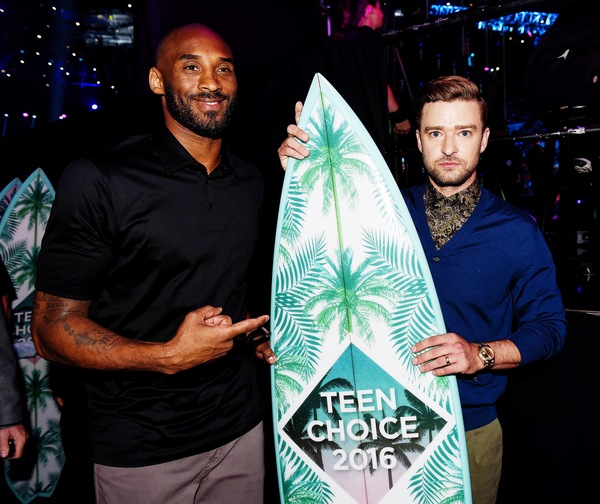 JT Wins Decade Award Teen Choice 2016!