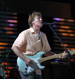 Daily News: Tour Puts Steve Winwood 'Back In The High Life'