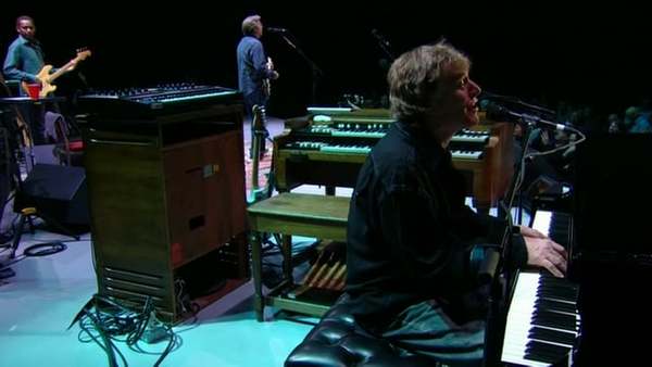 Steve Winwood and Eric Clapton - “Sleeping In The Ground” - Live at Madison Square Garden, 2008