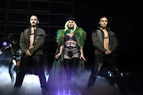 Britney Spears Kicks Off Piece Of Me Tour!