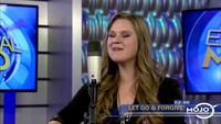 Lizzie Sider Performs "Butterfly" on Emotional Mojo