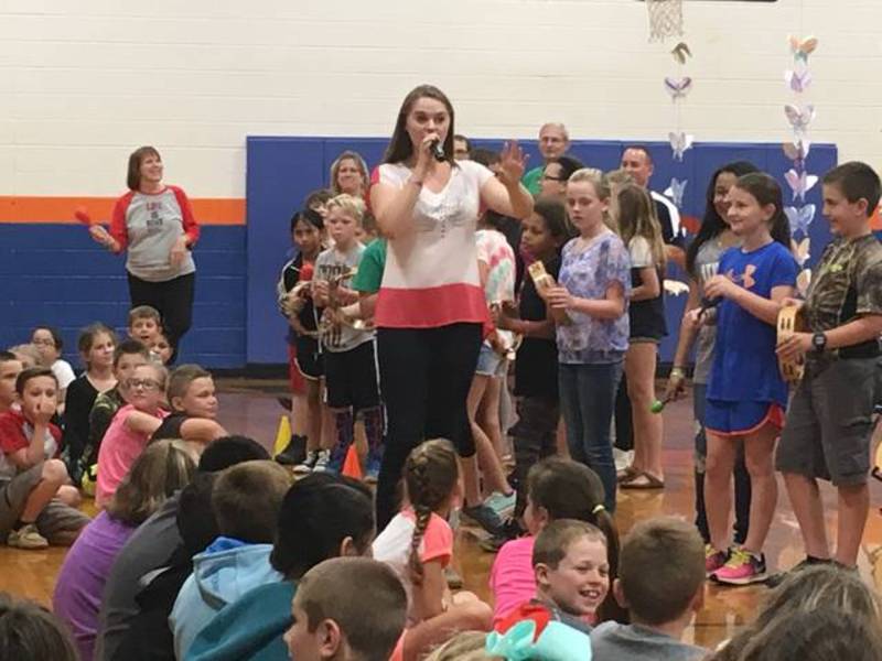 Yadkin Ripple | Country singer Lizzie Sider shares anti-bullying message with Yadkin County students