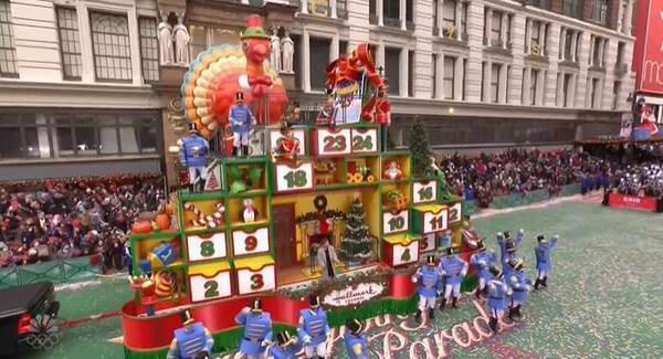 THE MACY’S THANKSGIVING DAY PARADE